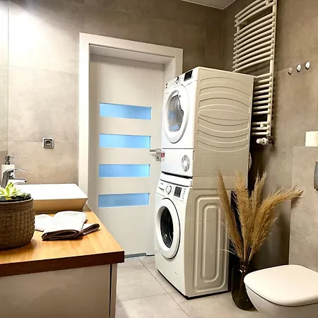 Masarska - Self Check-in 20h - Parking&lift