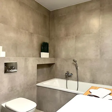 Masarska - Self Check-in 20h - Parking&lift Krakow